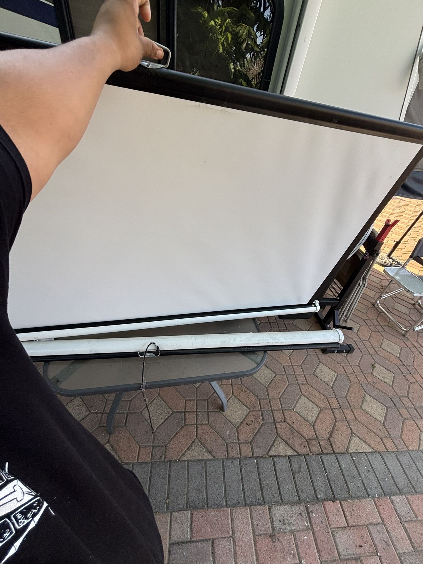 Projector Screen 2X