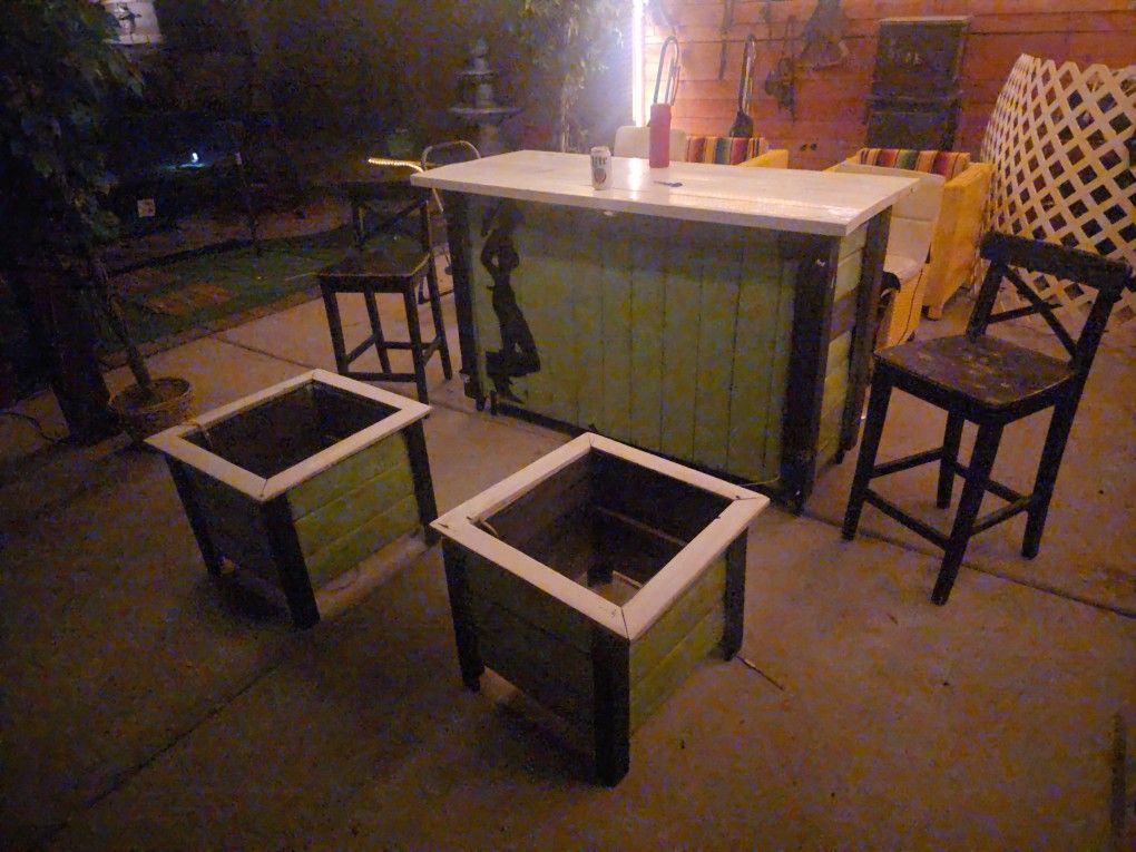 Bar With Flower  Plant Holder