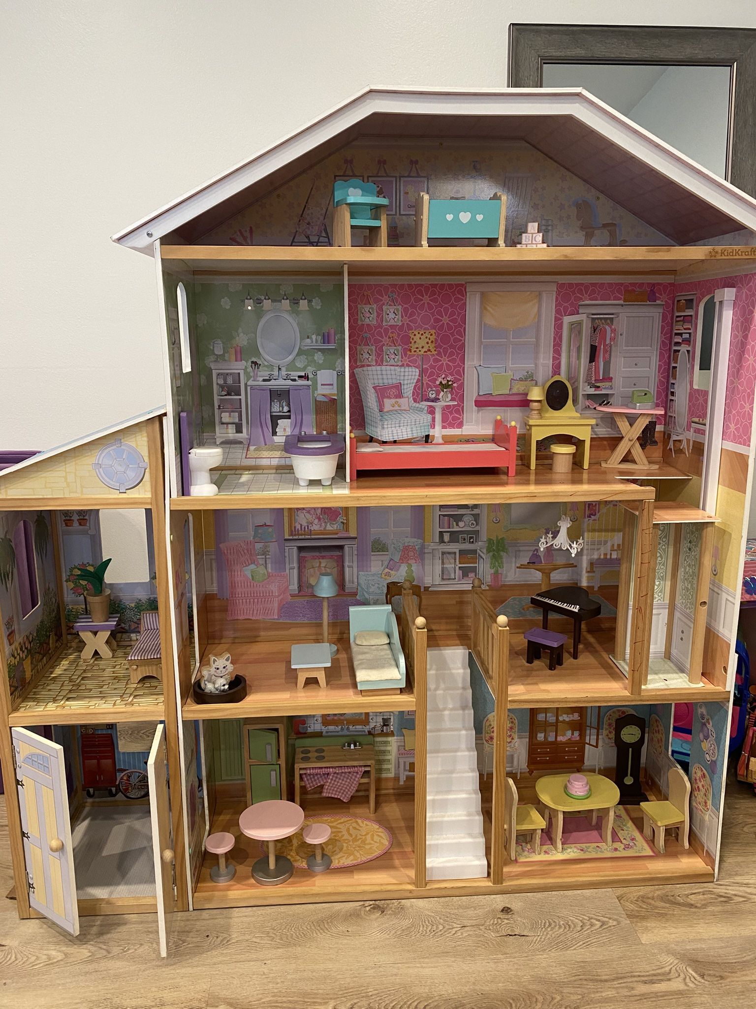 Dollhouse, Barbies/Playsets, Clothes, Accessories