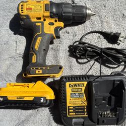 Dewalt 1/2” Brushless 20V Drill Kit-DCD777-Clean, New 3.0 Ah Battery, Charger.