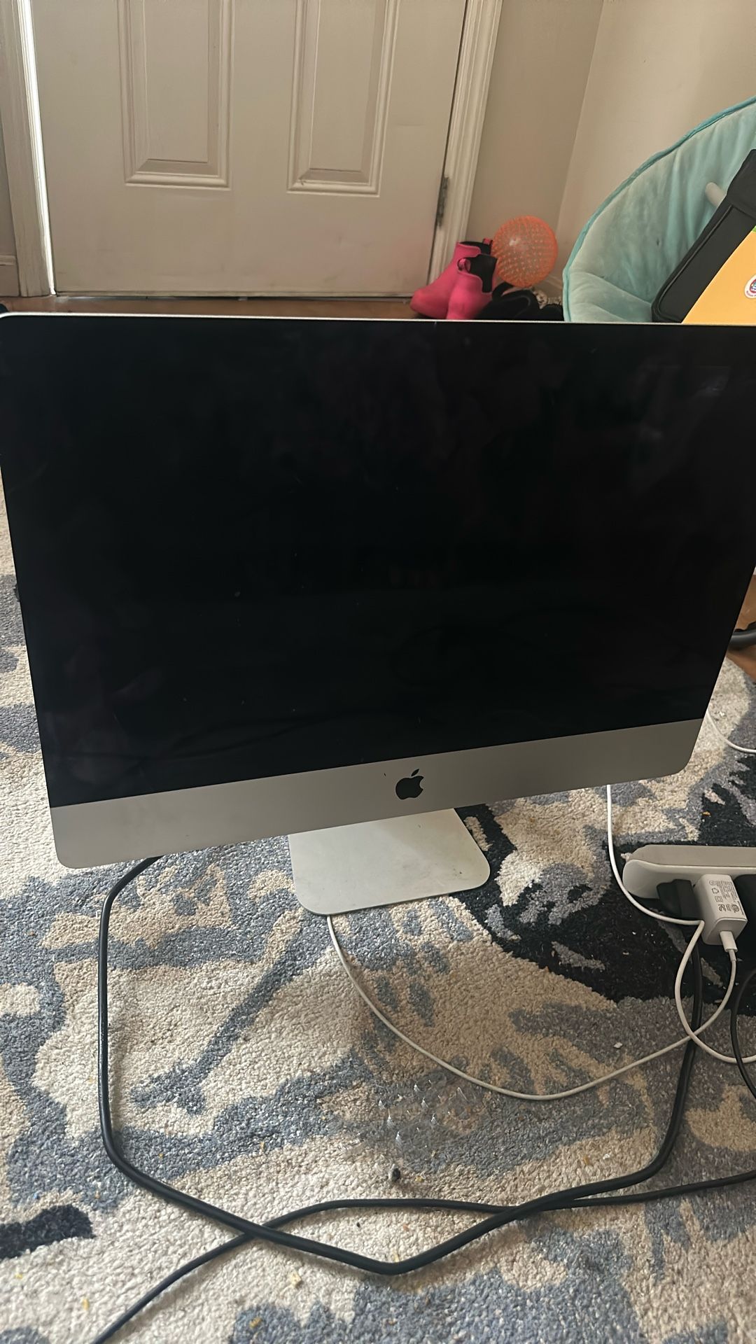Apple iMac 21.5” Desktop – Clean, Tested, Ready to Use