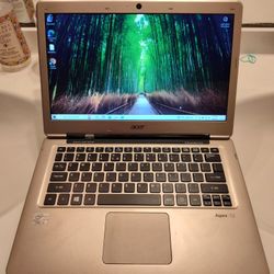 Acer Ultrabook Silver 13.3" Screen Laptop PC. Intel Core i3-2367M, Windows 10 OS. 4GB  RAM, 256GB SSD. 