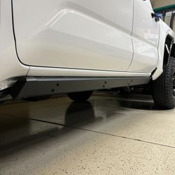 LIKE NEW 4th Gen Toyota Tacoma Rock Sliders (fit 2024-2026)