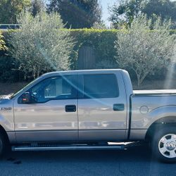 2012 Ford F-150 XLT – Crew Cab – 4x4 – 5.0 V8 – Clean