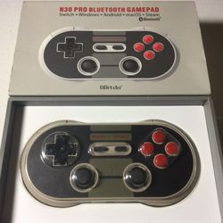 🔥8Bitdo N30 PRO BLUETOOTH GAMEPAD🔥Rare, Discontinued🔥LIKE NEW🔥Switch Windows Android MacOS Steam🔥$70🔥Easy Meetup at Mothers Market 92627