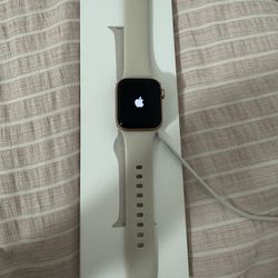 📱⌚ Apple Watch SE 40mm – Great Condition