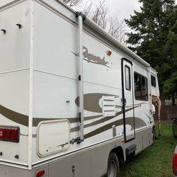 RV Ford E450. Econoline Cutaway 2000