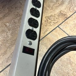WIREMOLD 20 Amp Power Strip / Wall l Mountable 