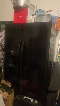 Side by side Frigidaire