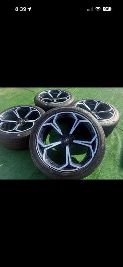 Lamborghini Urus OEM 22” Nath Forged Wheels w/ Pirelli P-Zero Tires + TPMS