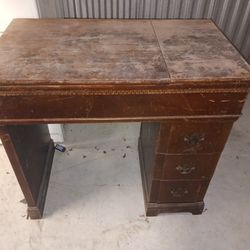 Antique Sowing Machine With Cabinet  Dresser