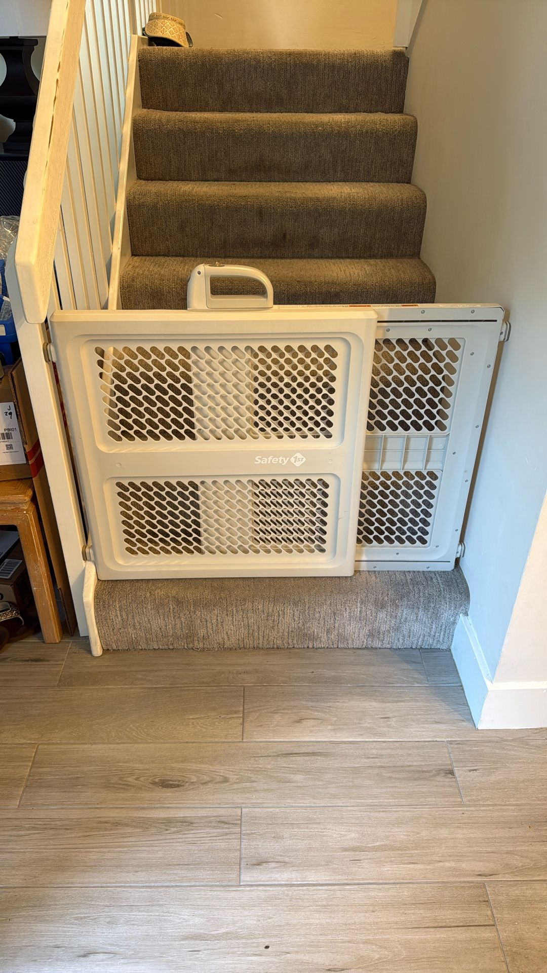 Safety First Door / Stairs Gate / Kids Gate / Retractable