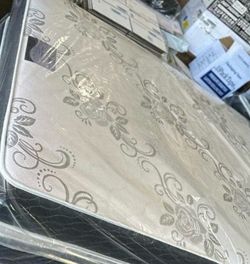 Deluxe brand Queen size mattress set
