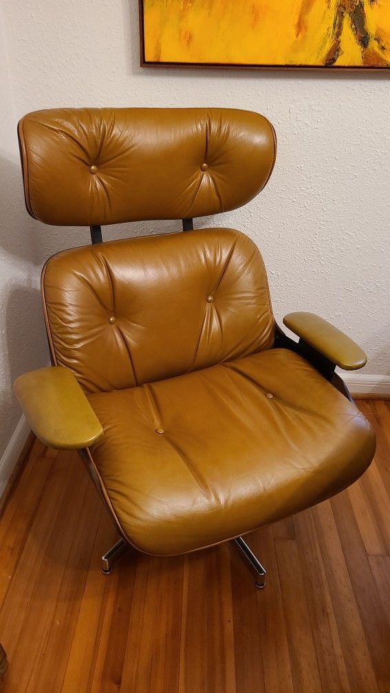 Midcentury Selig Lounge Chair With Ottoman- Has Label