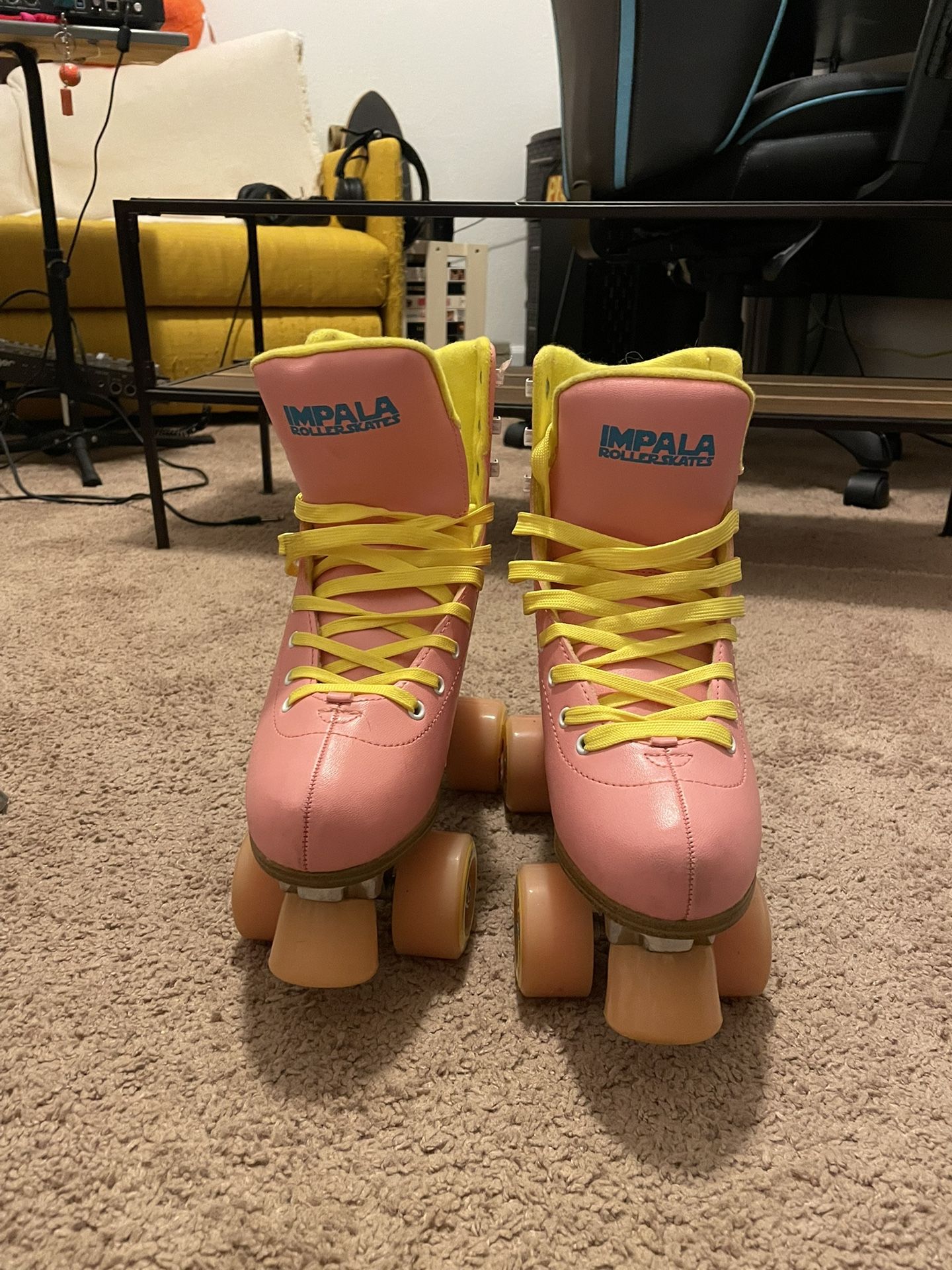 Roller Skates Size 8 W / 6.5 Mens