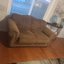 Two Couches 2 Glass End Taples glass Coffee Table 