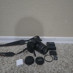 Canon EOS Rebel T3 Beginner Camera Kit!!