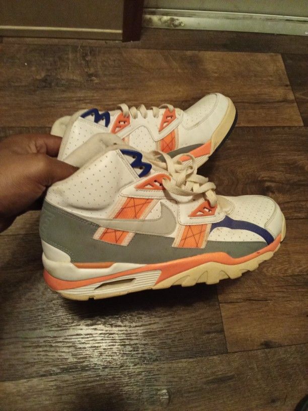 Kicks