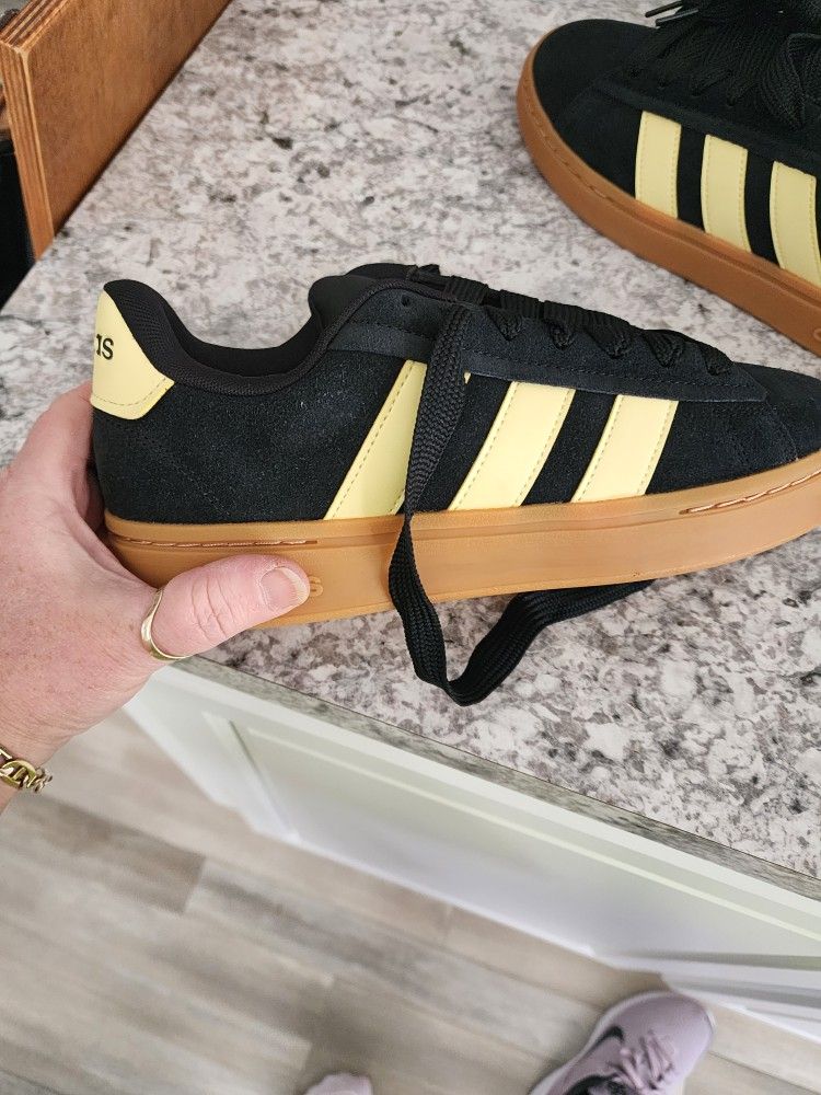 Brand New With Box Adidas  With Black And Yellow Laces Thick Strips Gum Bottom 