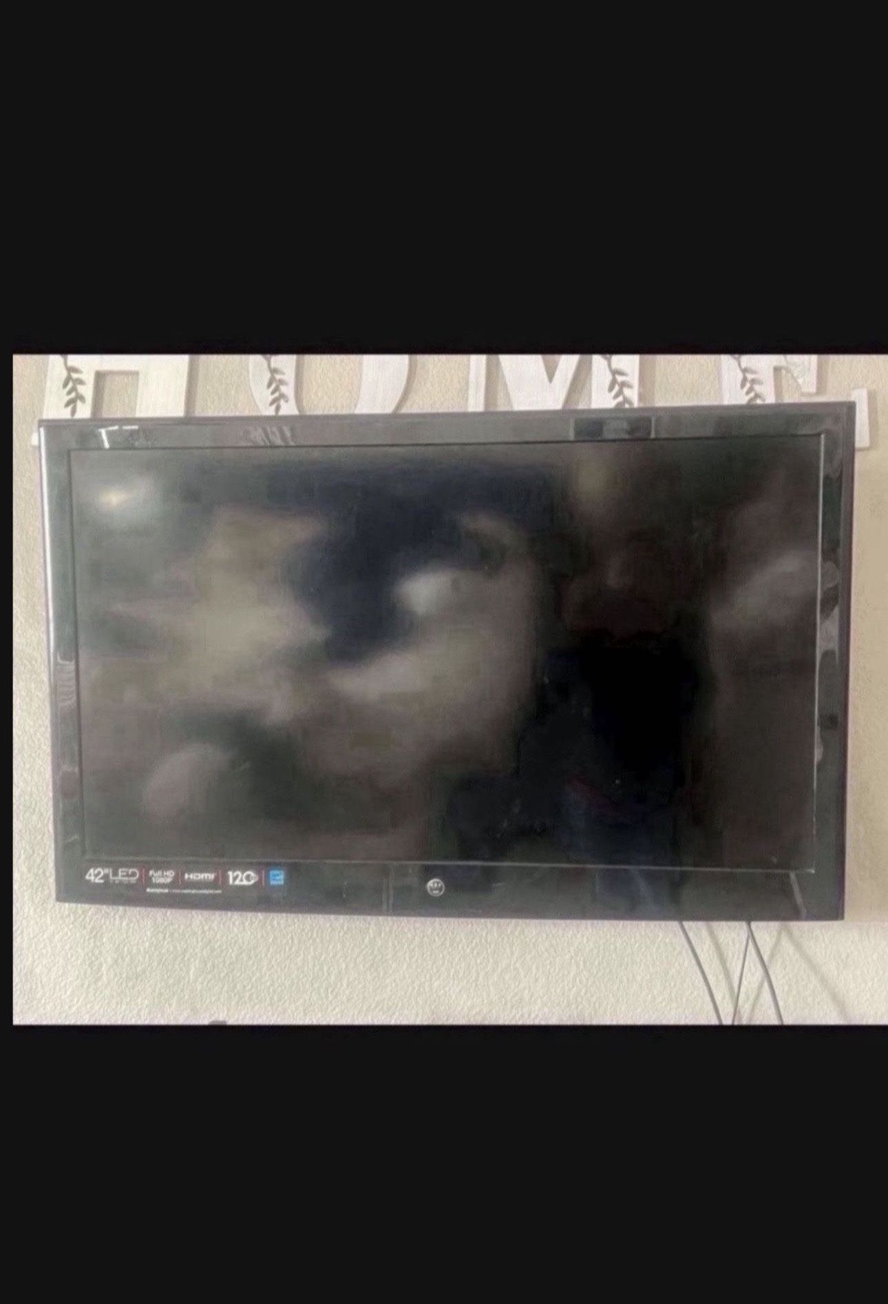 TV De 42” , No Remote. Works Well. I Don’t Need It.