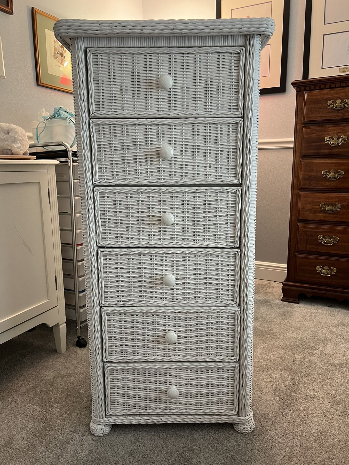 WHITE WICKER DRESSER 6 DRAWER