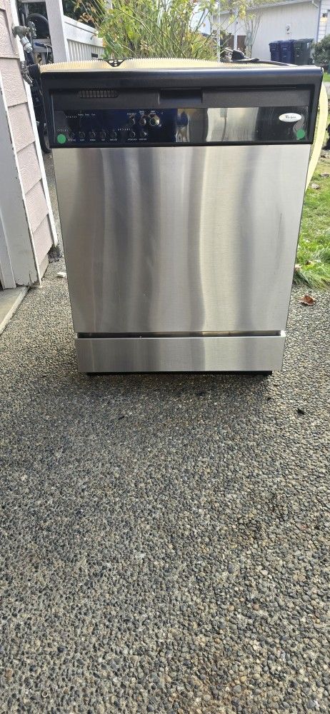 Whirlpool Dishwasher 24w) I Can Help You With Free Delivery Within 10 Miles Distance 