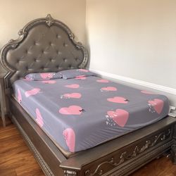 Bed and small shelf very good condition