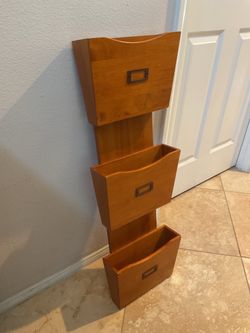 Wood 3-pocket wall organizer