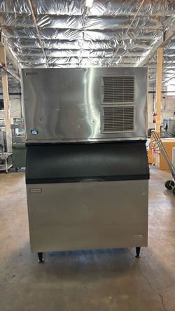 Ice Machine / Máquina de hielo