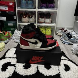 Jordan 1s Bred Toe Size 8.5