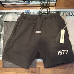 Essential shorts 1977