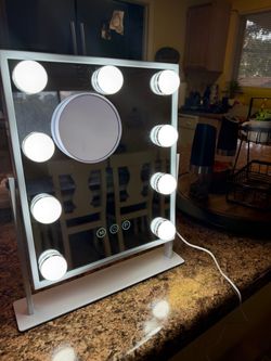 Vanity mirror