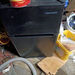 Black And Decker Mini Fridge