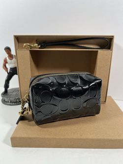 Coach Boxed Essential Mini Cosmetic Pouch Wristlet black NWT