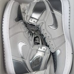 Size 10 - Air Jordan 1 Retro OG https://offerup.com/redirect/?o=Q08uSlA= High Tokyo