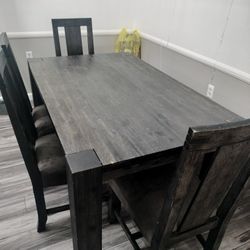 Dinner Table & Chairs 