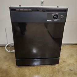 Hotpoint dishwasher (Delivery Available)