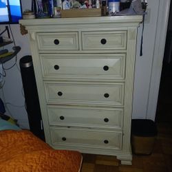 Selling  4 Piece Beige Bedroom Set