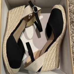 Closed Toe Wedges 