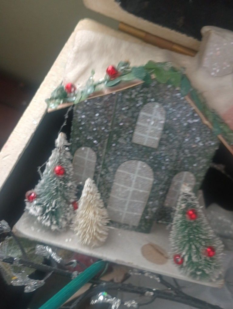 Christmas Decor That Is So Beautiful. Chest Included