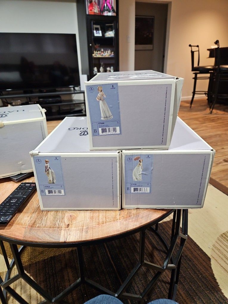 Lladro Members Only Pieces