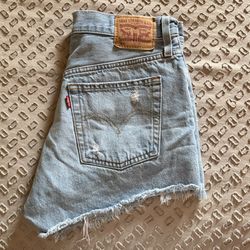 Women’s Levi’s Shorts 