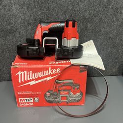 Milwaukee (2429-20)  M12 12V Lithium-Ion Cordless Sub-Compact Band Saw (Tool-Only)