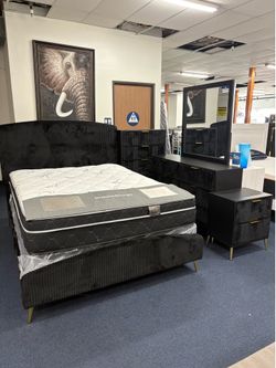 Black and gold corduroy queen 4pc bedroom set