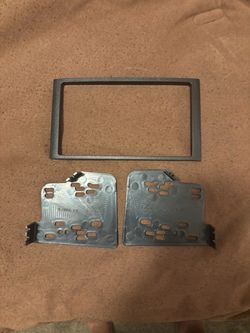 Double din car Sterio mount for a 2003 Honda pilot