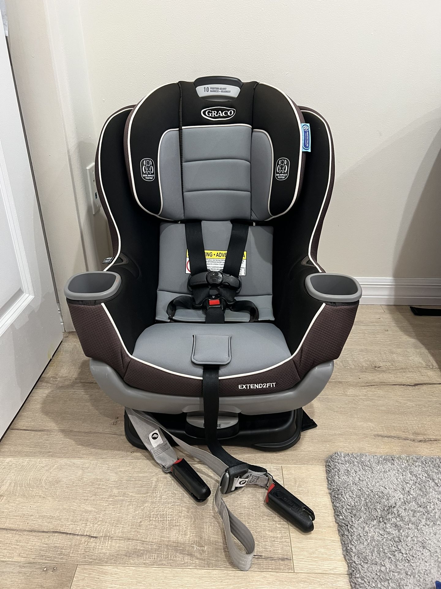 Graco Extend2Fit Convertible Baby Car Seat