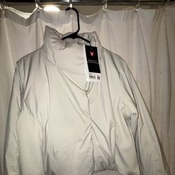 **NWT** LULULEMON SLEEK CITY CROPPED JKT-12