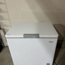 Midea Chest Freezer