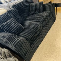 Cozy Nice Stylish Couch!