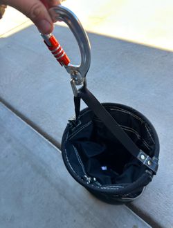 Zip Top Tethered Tool Buckets. (STRONGHOLD) 